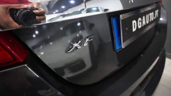 Jaguar XF 3.0 D V6 S Portfolio 12