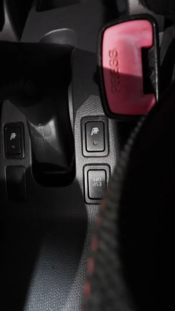 Suzuki Swift 1.6 Sport 17