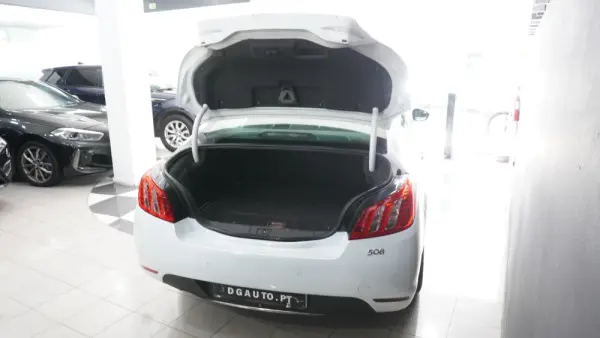 Peugeot 508 2.0 HDi Hybrid4 2-Tronic 9