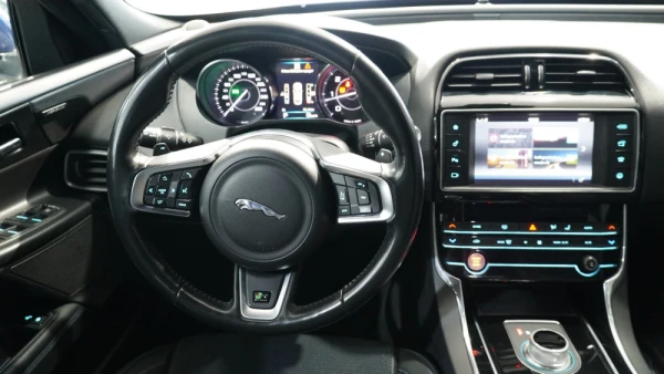 Jaguar XE 2.0 D R-Sport Aut. 12