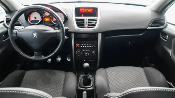 Peugeot 207 CC 1.6 VTi Active 14