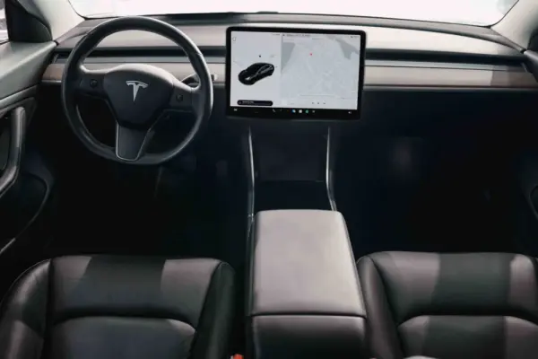 Tesla Model 3 Performance Dual Motor AWD 3