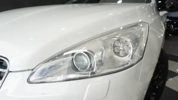 Peugeot 508 2.0 HDi Hybrid4 2-Tronic 3