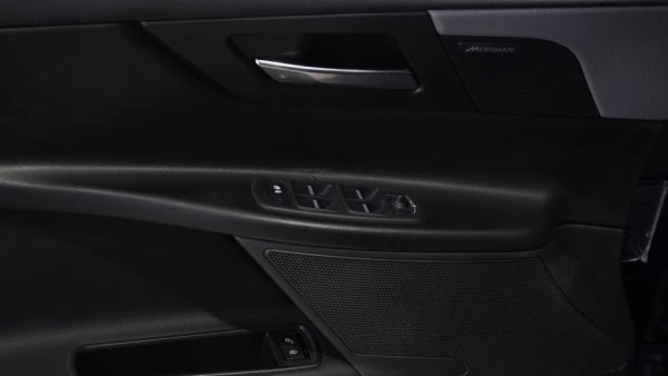 Jaguar XE 2.0 D R-Sport Aut. 9