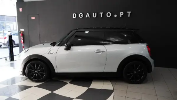 MINI 3 Portas Cooper SD Auto 42