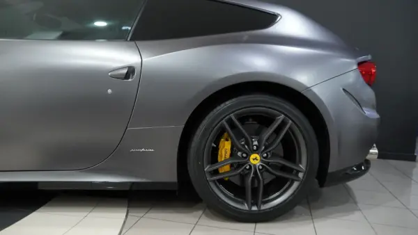 Ferrari FF V.12 6.3 32