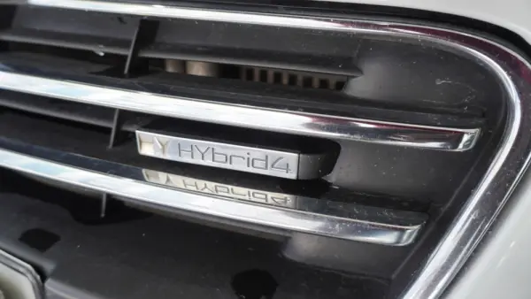 Peugeot 508 2.0 HDi Hybrid4 2-Tronic 2