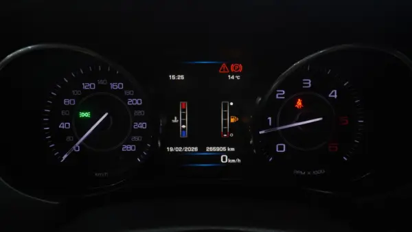 Jaguar XE 2.0 D Prestige 19