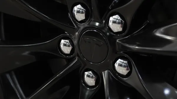 Tesla Model S 75D 10