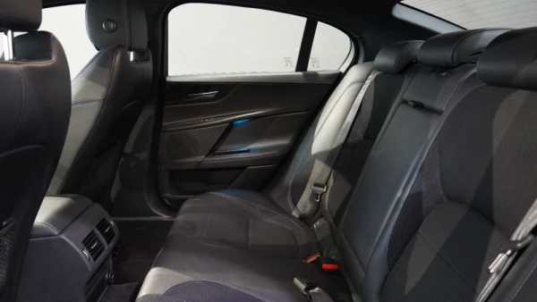 Jaguar XE 2.0 D R-Sport Aut. 22