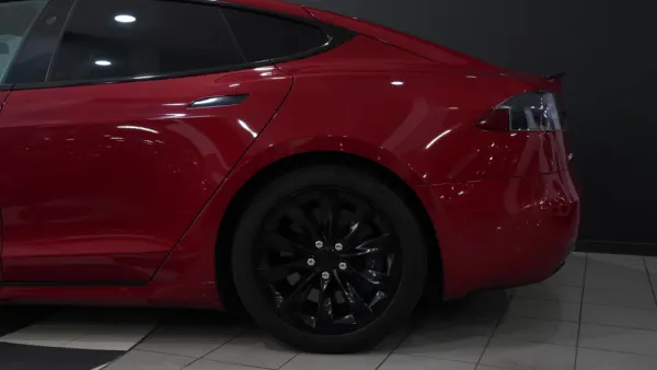 Tesla Model S 75D 8
