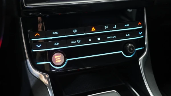 Jaguar XE 2.0 D R-Sport Aut. 18