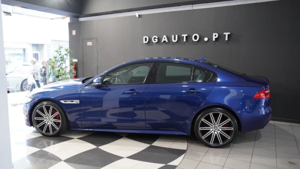 Jaguar XE 2.0 D R-Sport Aut. 5