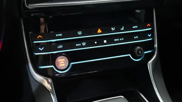 Jaguar XE 2.0 D R-Sport Aut. 18