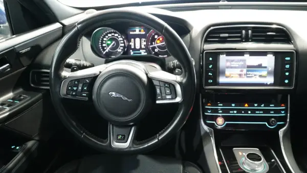 Jaguar XE 2.0 D R-Sport Aut. 12