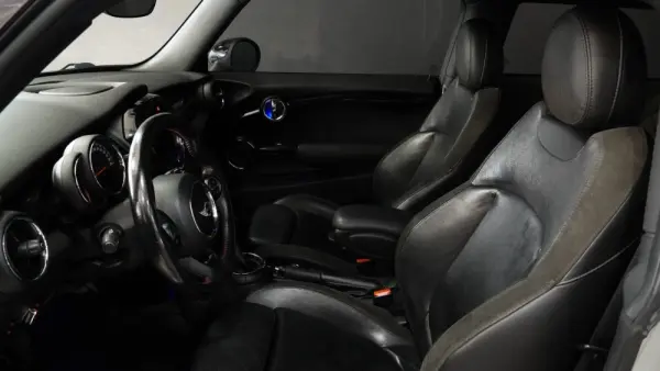 MINI 3 Portas Cooper SD Auto 16