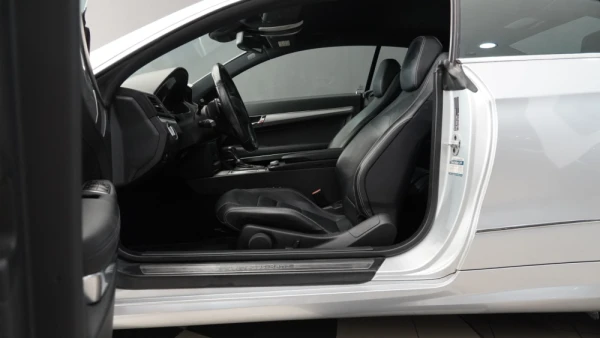 Mercedes-Benz E 250 CDI AMG 23