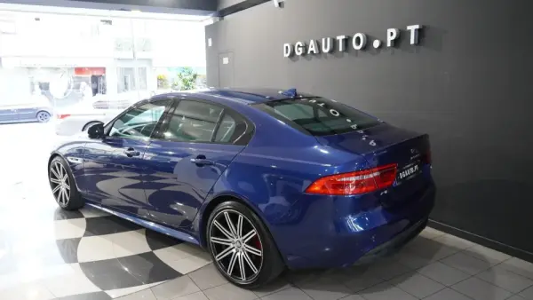 Jaguar XE 2.0 D R-Sport Aut. 6