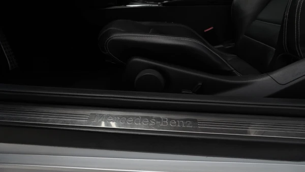 Mercedes-Benz E 250 CDI AMG 27