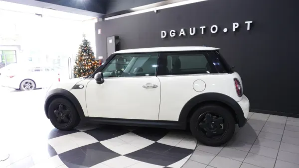 MINI 3 Portas One 1.6 6