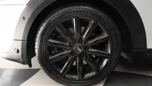 MINI 3 Portas Cooper SD Auto 11