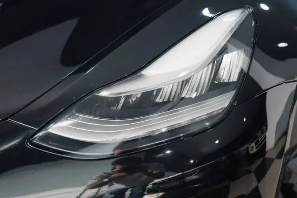 Tesla Model 3 Performance Dual Motor AWD 16