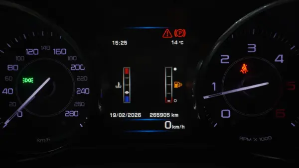 Jaguar XE 2.0 D Prestige 21