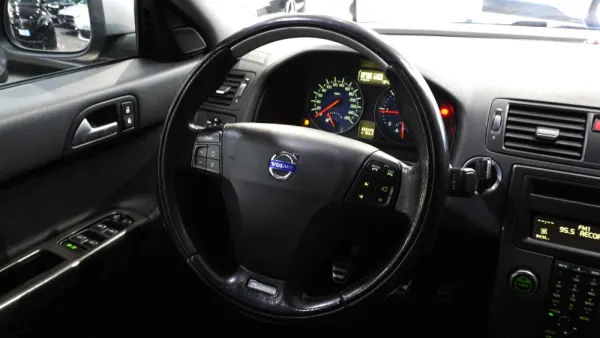 Volvo S40 1.6D R DESIGN 18