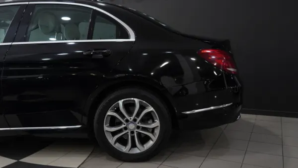 Mercedes-Benz C 200 BlueTEC Avantgarde 9