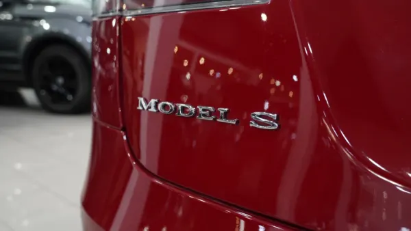 Tesla Model S 75D 18