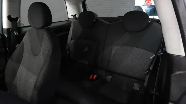 MINI 3 Portas One 1.6 28