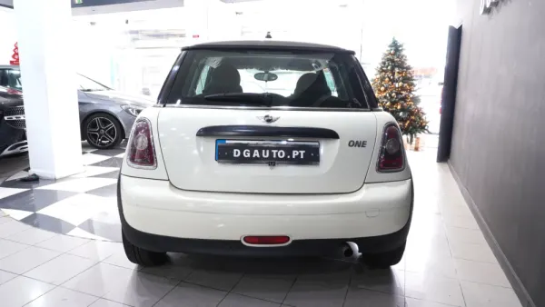 MINI 3 Portas One 1.6 11