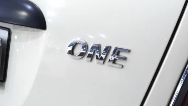 MINI 3 Portas One 1.6 14