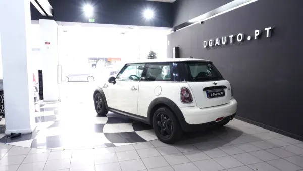 MINI 3 Portas One 1.6 9