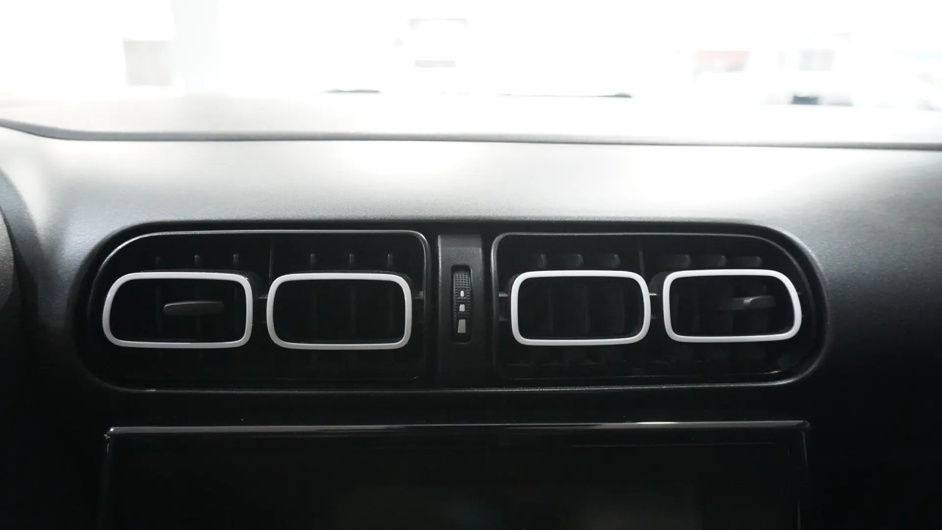 Citroën C3 Aircross 1.2 PureTech Shine 18