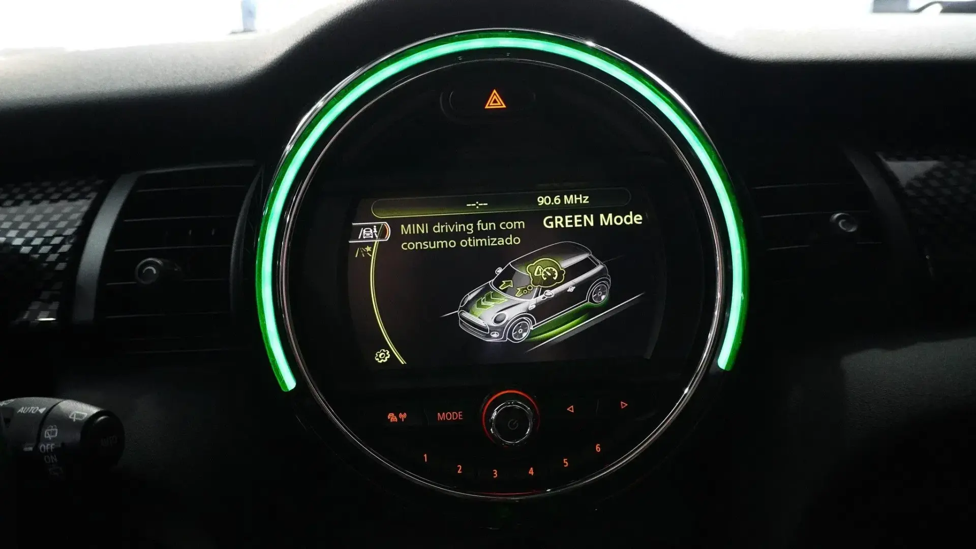 MINI 3 Portas Cooper SD Auto 32