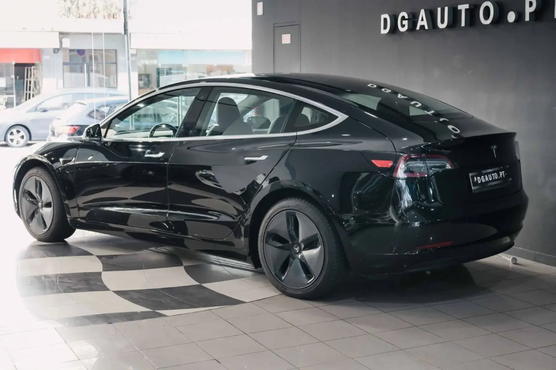 Tesla Model 3 Performance Dual Motor AWD 25
