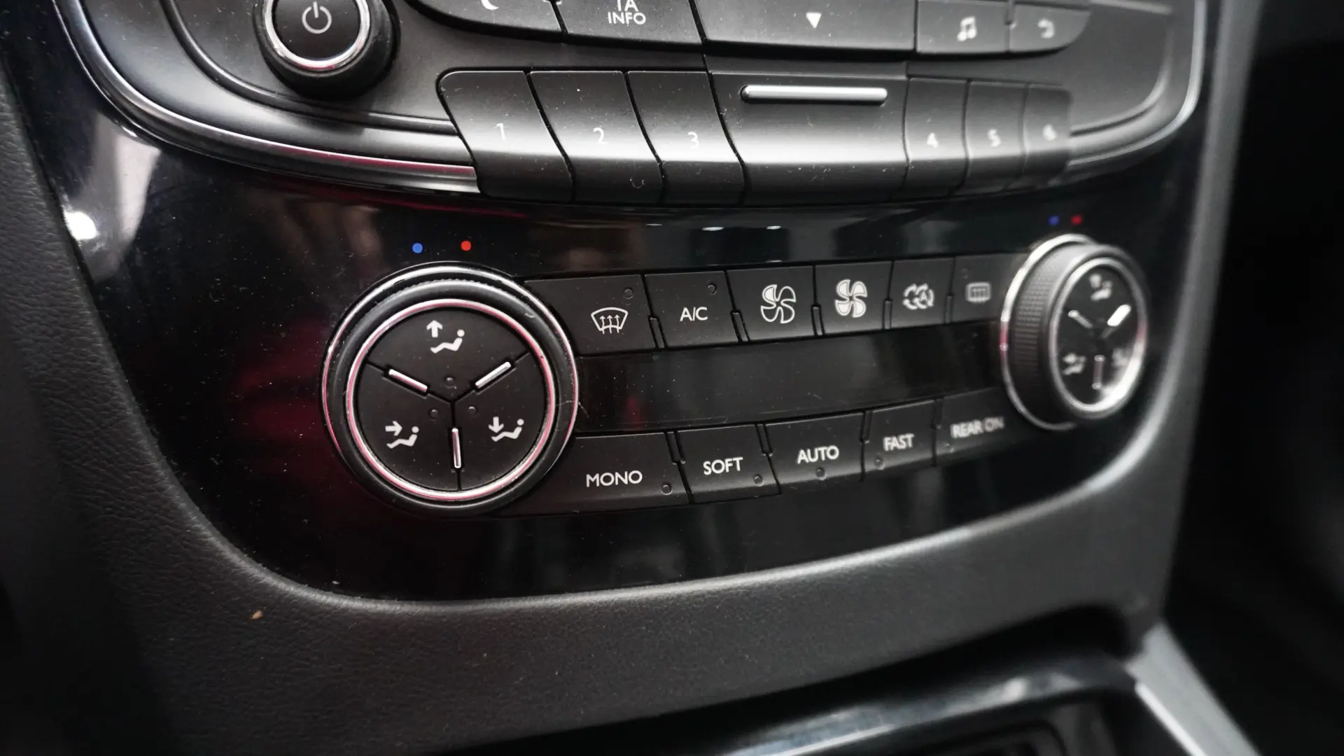 Peugeot 508 2.0 HDi Hybrid4 2-Tronic 29