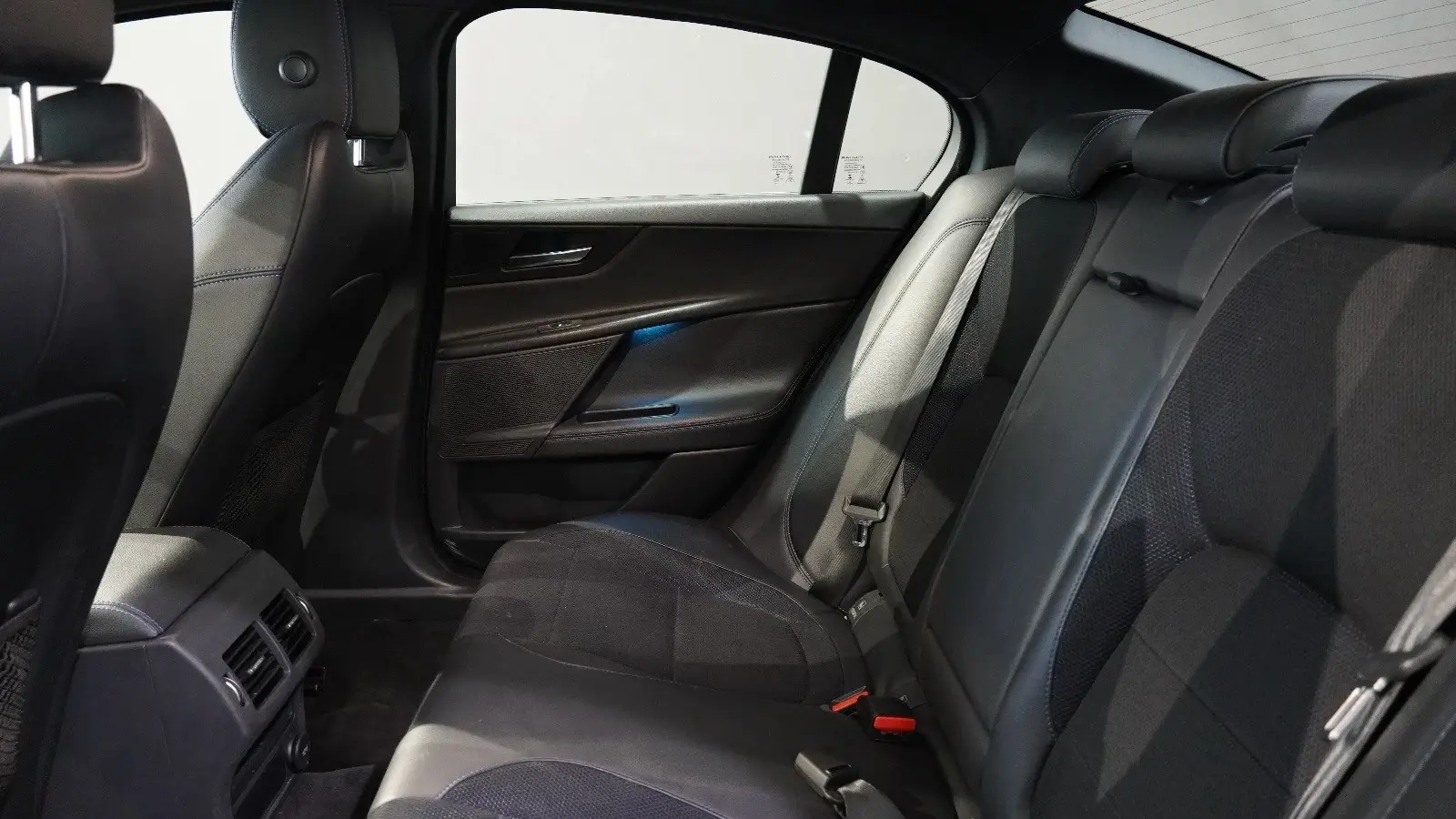 Jaguar XE 2.0 D R-Sport Aut. 22