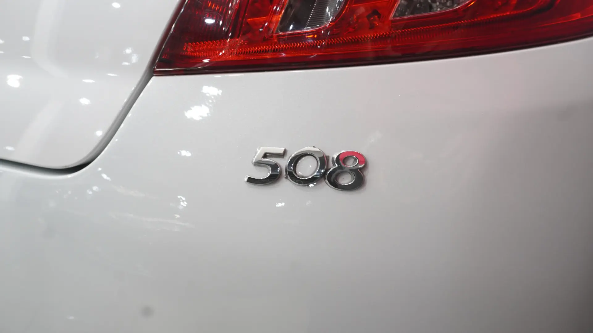 Peugeot 508 2.0 HDi Hybrid4 2-Tronic 8