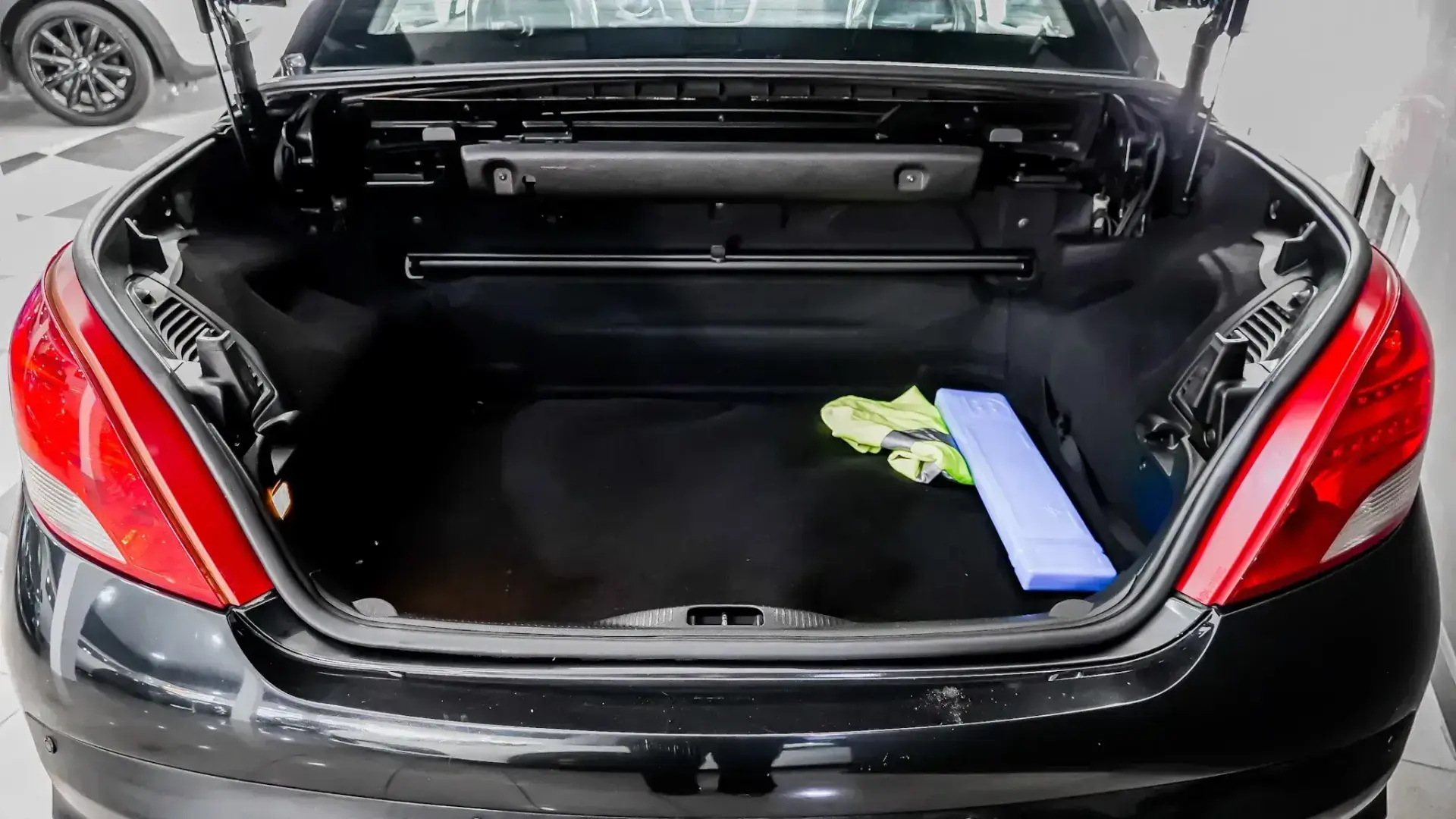 Peugeot 207 CC 1.6 VTi Active 23