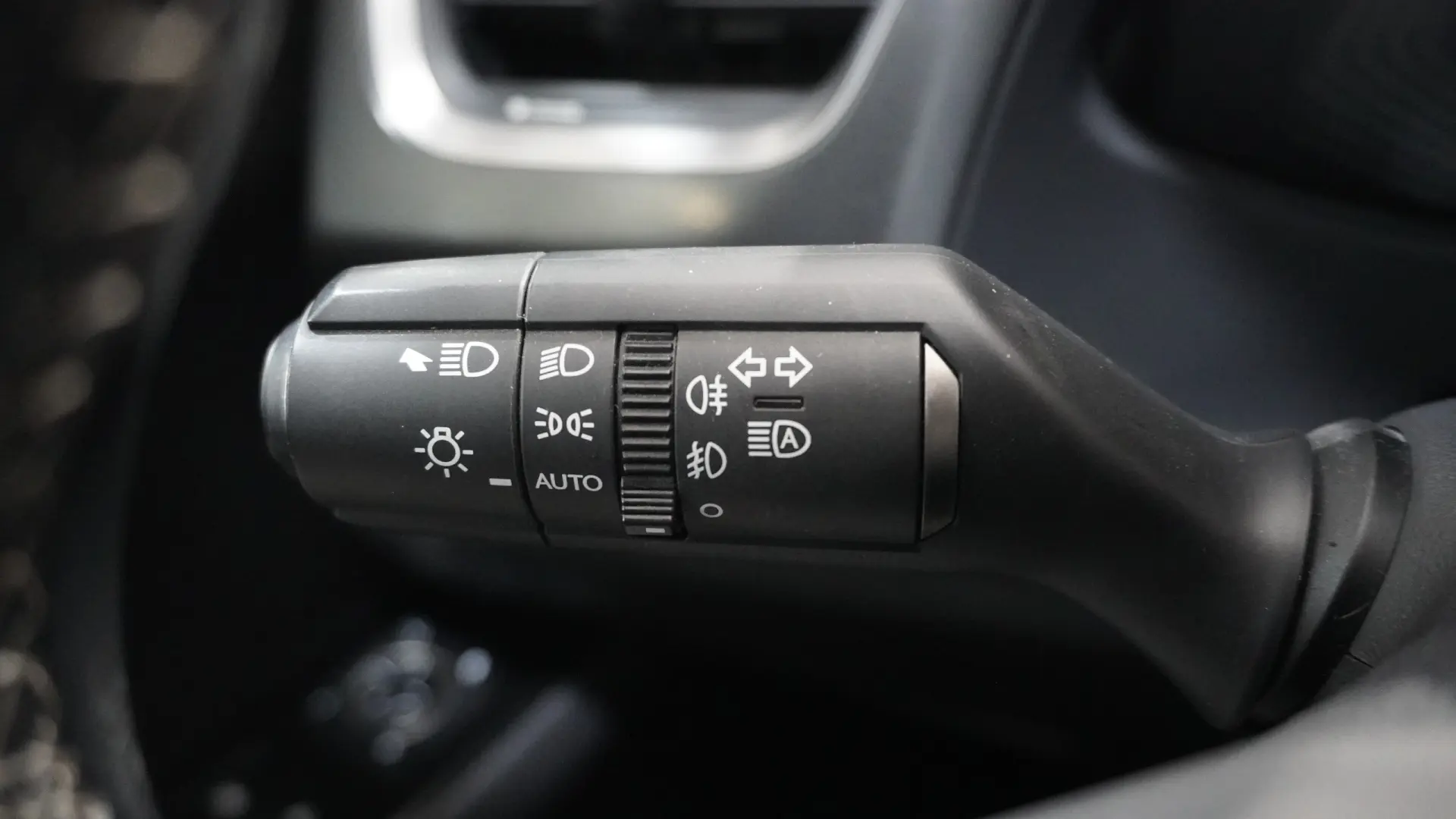 Lexus UX 250h Business 24