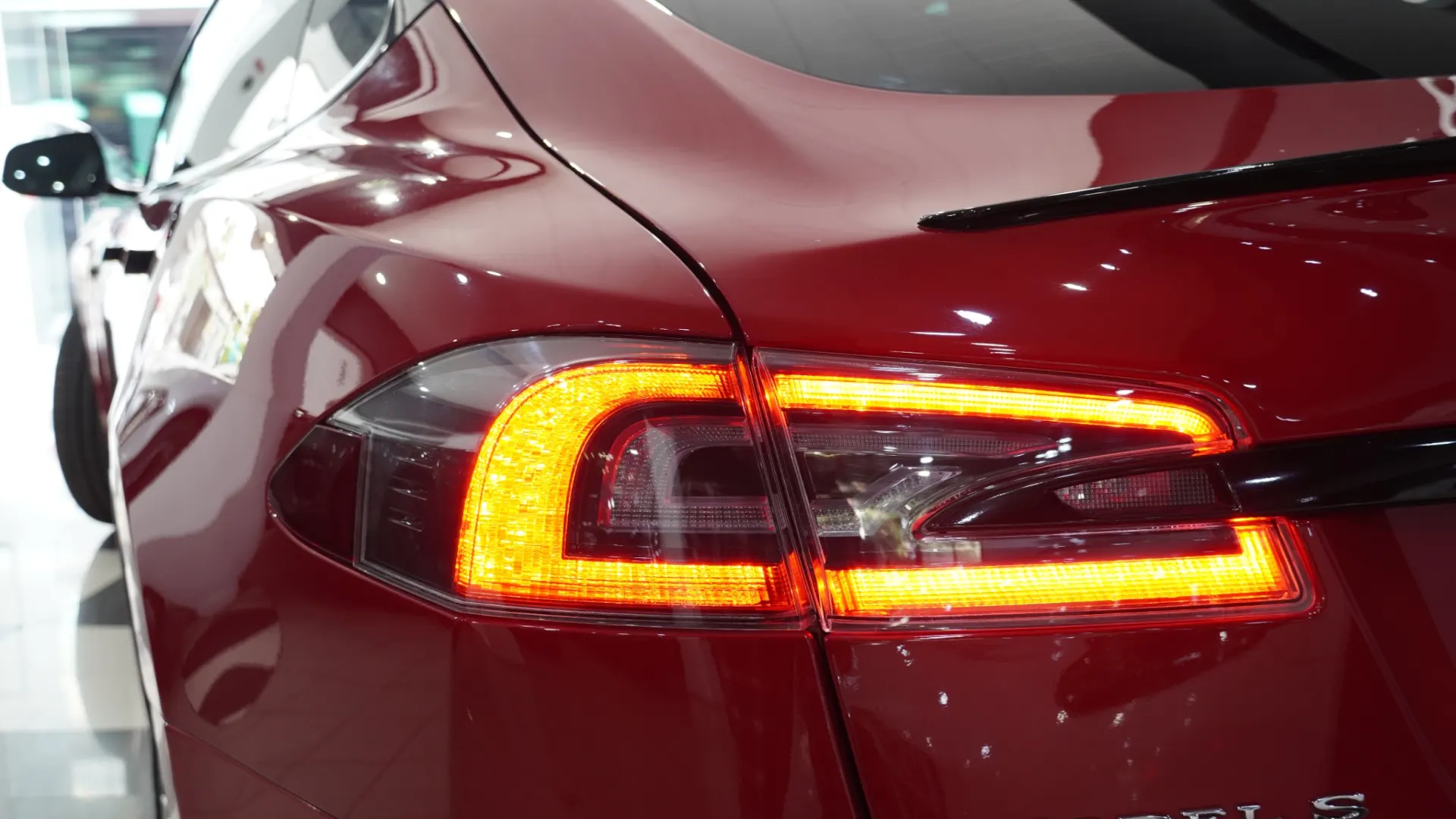 Tesla Model S 75D 22