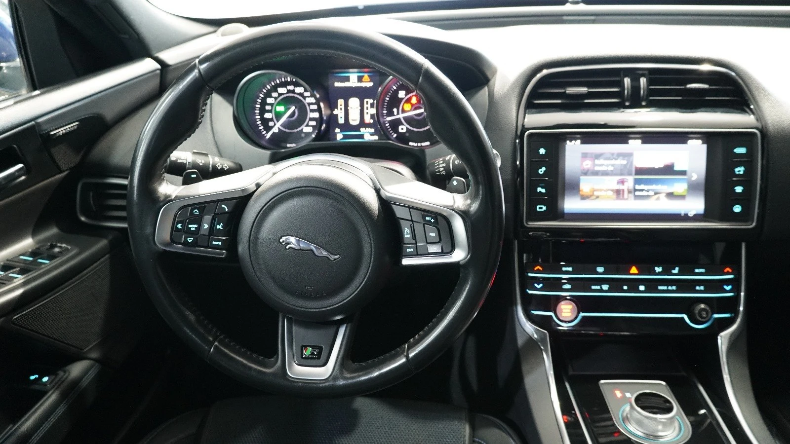 Jaguar XE 2.0 D R-Sport Aut. 12