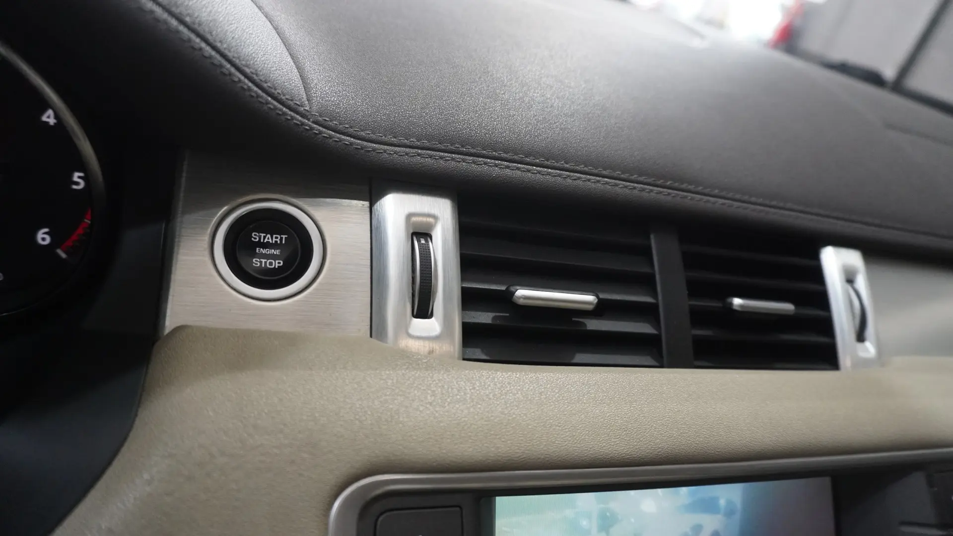 Land Rover Range Rover Evoque TD4 Aut. HSE 24