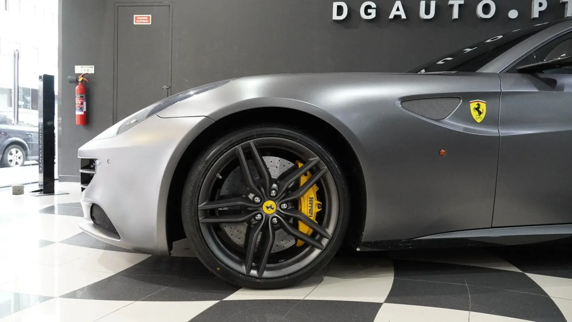 Ferrari FF V.12 6.3 18