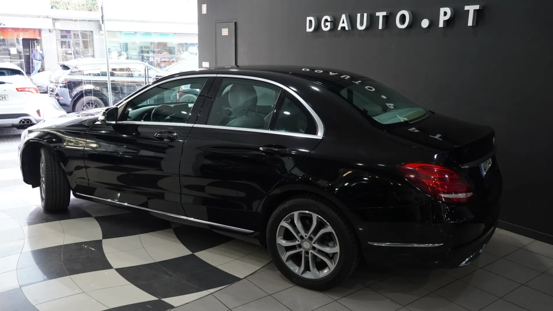 Mercedes-Benz C 200 BlueTEC Avantgarde 8