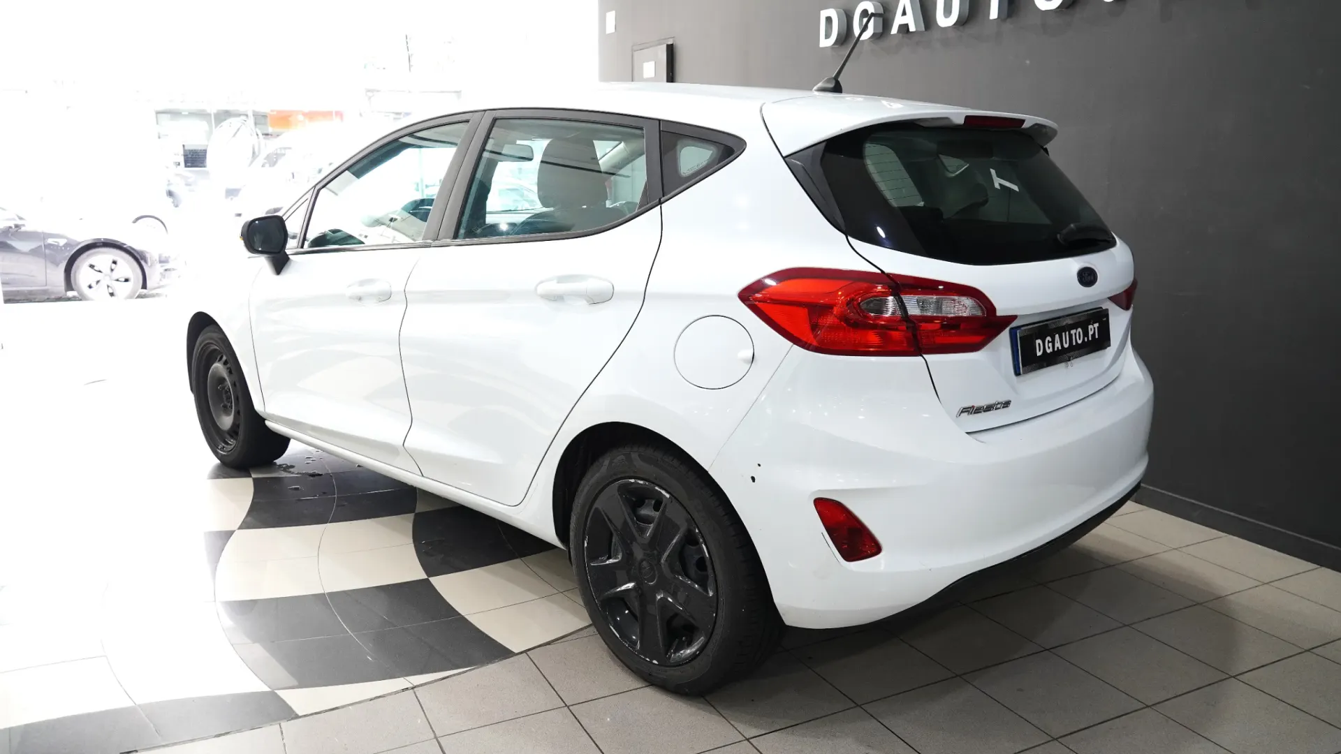 Ford Fiesta 1.1 Ti-VCT Business 9