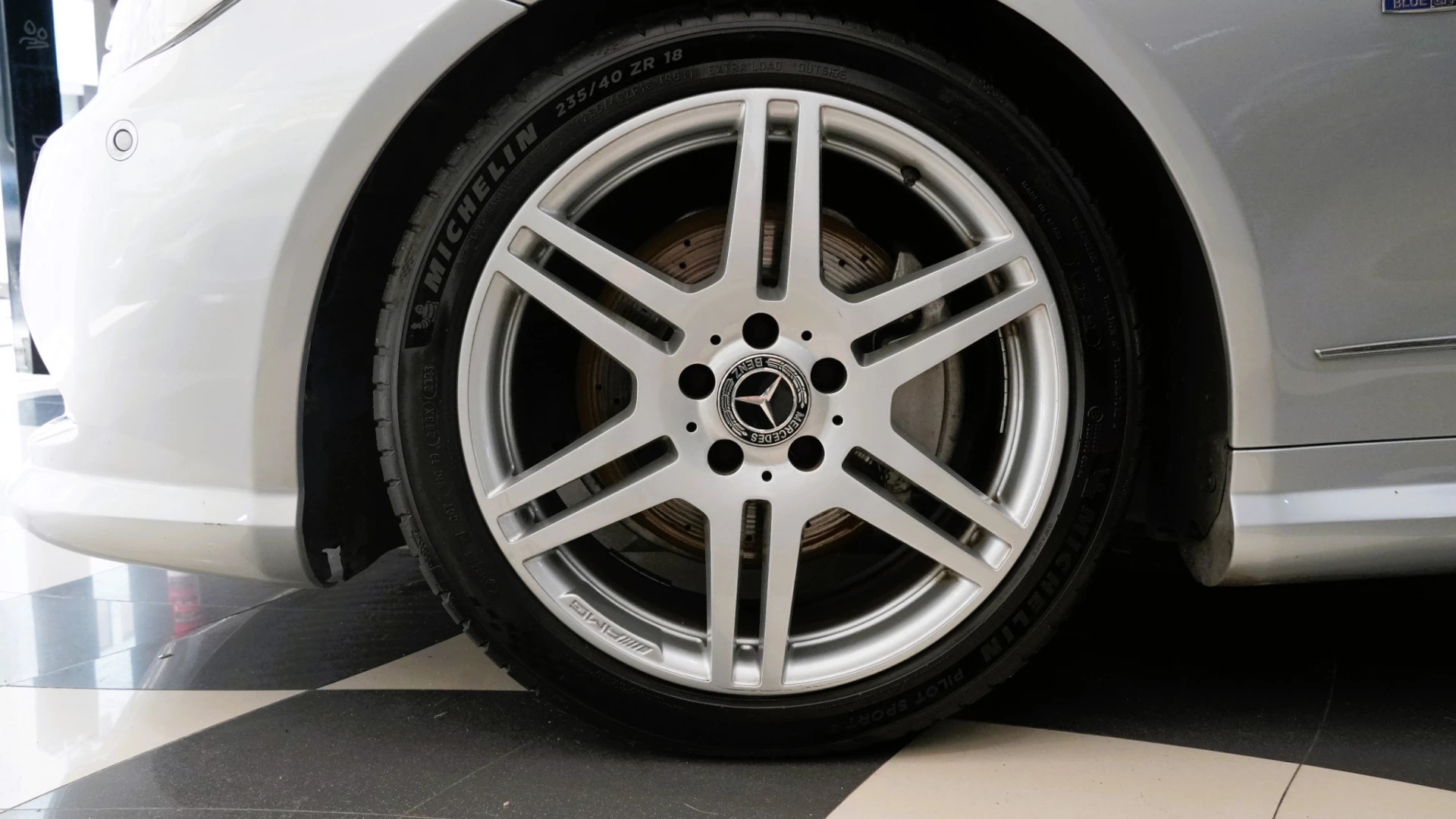 Mercedes-Benz E 250 CDI AMG 13