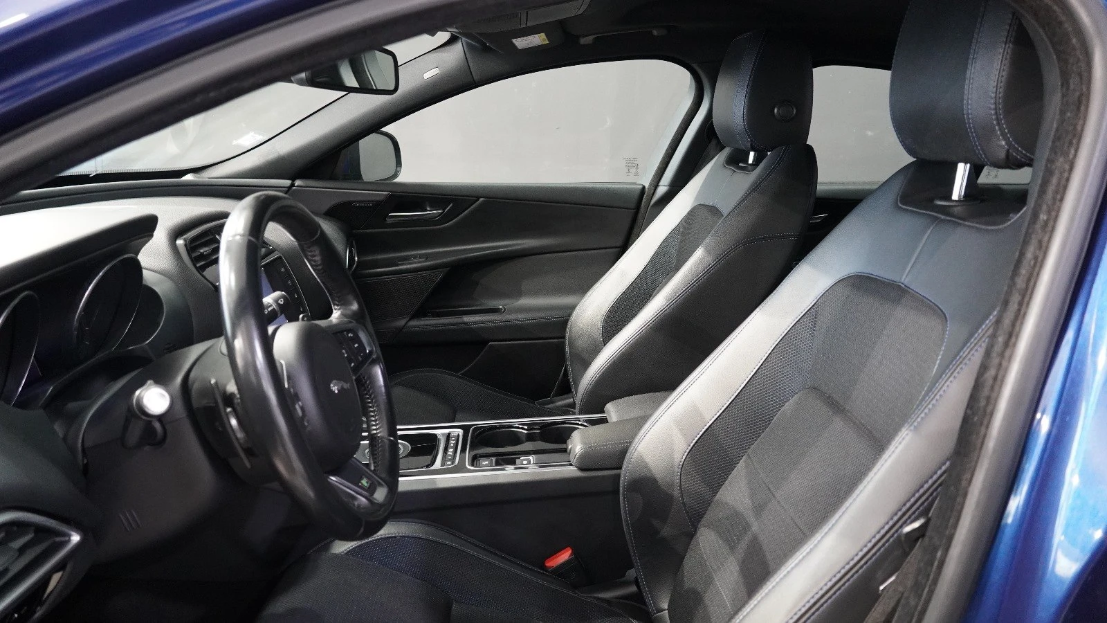 Jaguar XE 2.0 D R-Sport Aut. 8